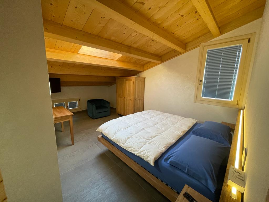 Camera 4